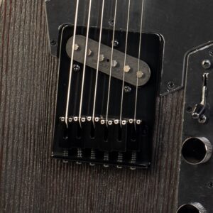 Puente / micrófono -<p> <strong>Puente</strong> : Gotoh Modern de 6 selletas, negro</p><p> <strong>Pastilla</strong> : Bare Knucle® True Grit<br /> <strong data-start="1077" data-end="1178"><br />Un micrófono preciso y sensible, diseñado para mantener la claridad y el carácter, sin compresión excesiva.</strong></p><p data-start="1180" data-end="1258">
 